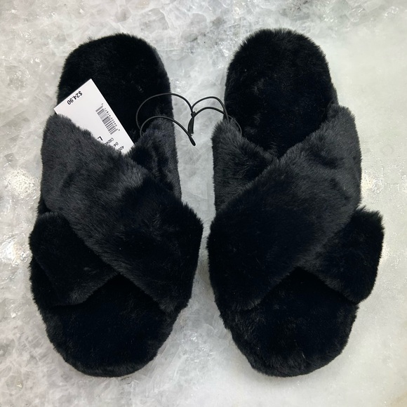 Slippers, Black, Fuzzy, Cross Strap, Size Large - Picture 2 of 7